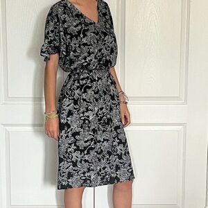 NEW Northern Reflections Black and white Floral pattern dress with pockets